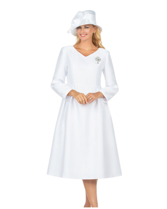 WHITE DRESS WHIT BROOCH